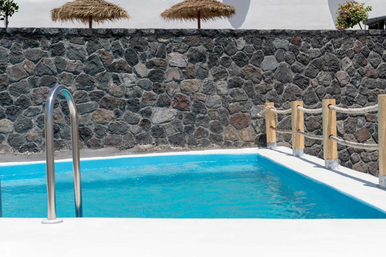 White Dream Suites Fira  Extérieur photo